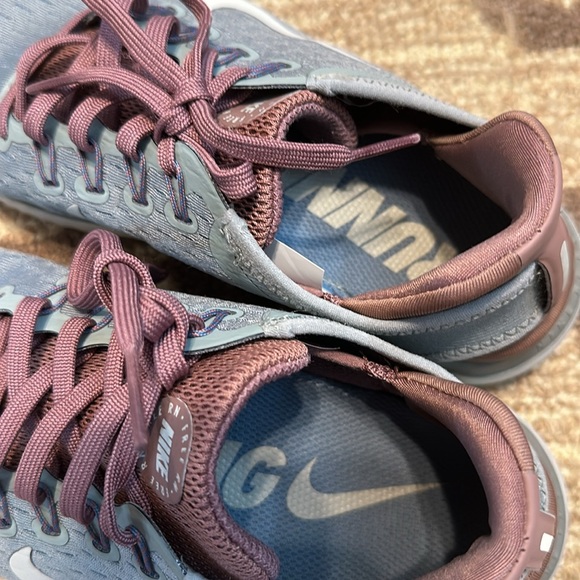 Ladies Nike free running shoes - Picture 4 of 4